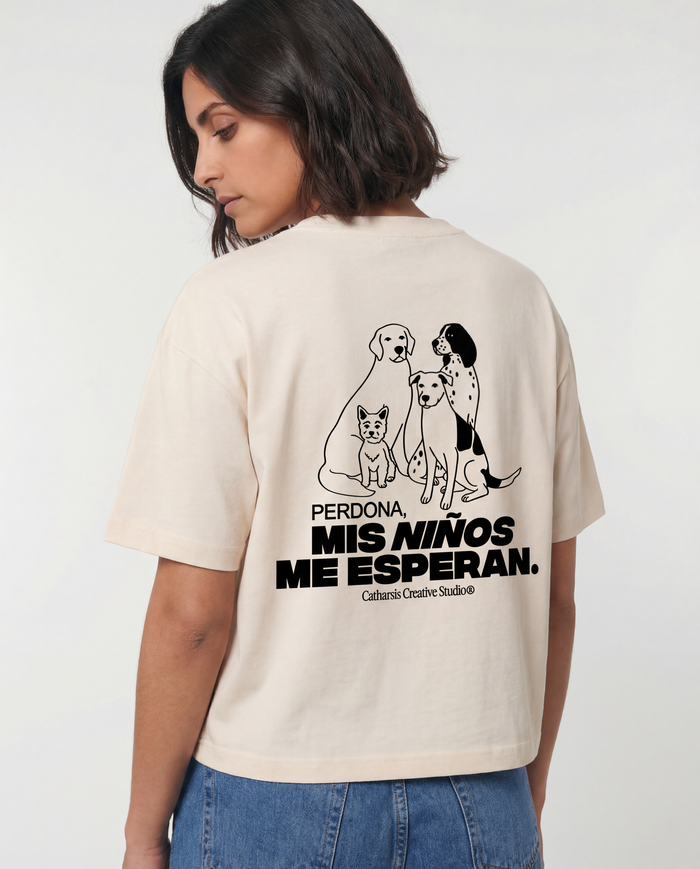 PERDONA, MIS NIÑOS ME ESPERAN. CROPPED