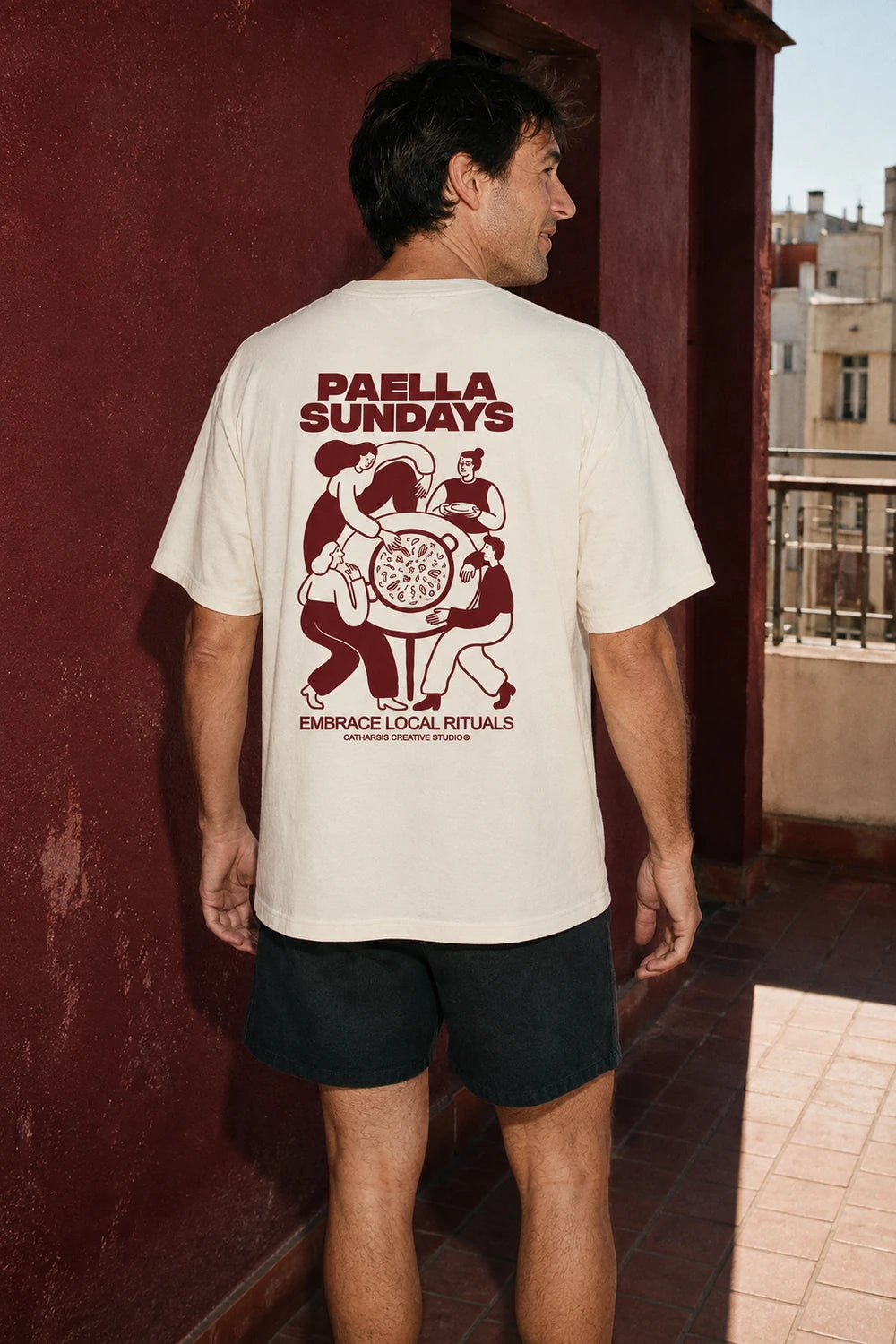 Paella Sundays relaxed · back view