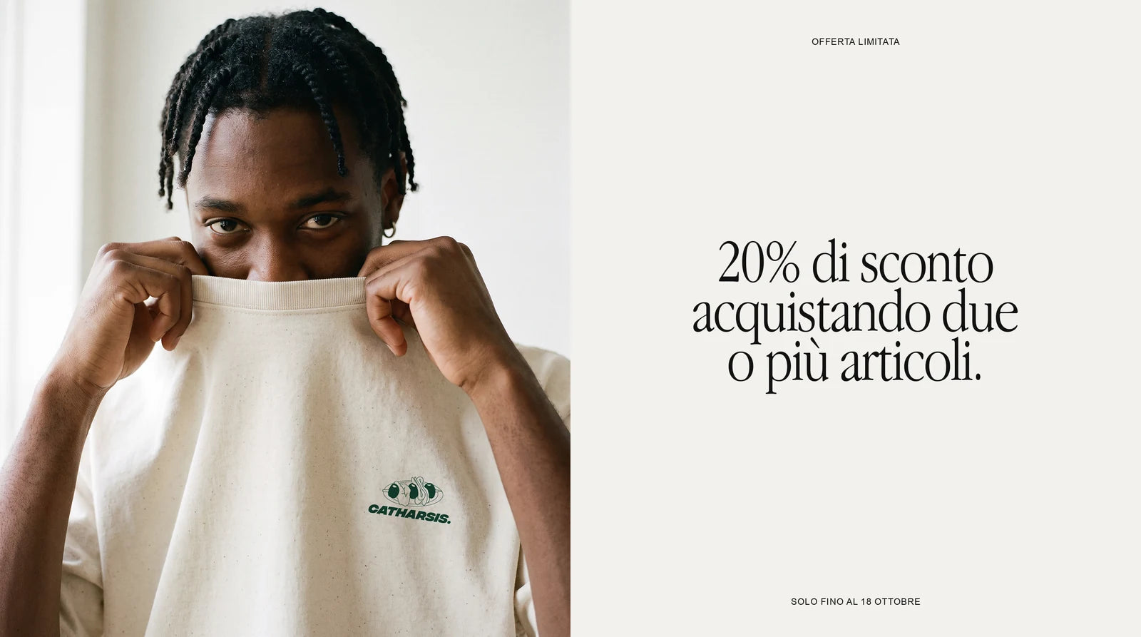 20% di sconto acquistando due o più articoli. Offerta limitata, solo fino al 18 ottobre. Un uomo si tira il colletto di una t-shirt GILDAS di Catharsis sopra il naso. Immagine creata o modificata con IA.